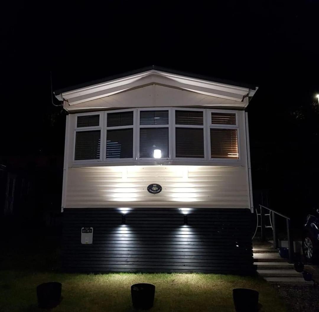 Wonderful 2 Bedroom Mobile Home Aberystwyth Esterno foto