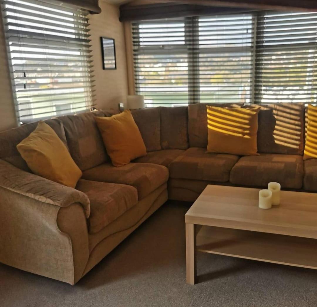 Wonderful 2 Bedroom Mobile Home Aberystwyth Esterno foto