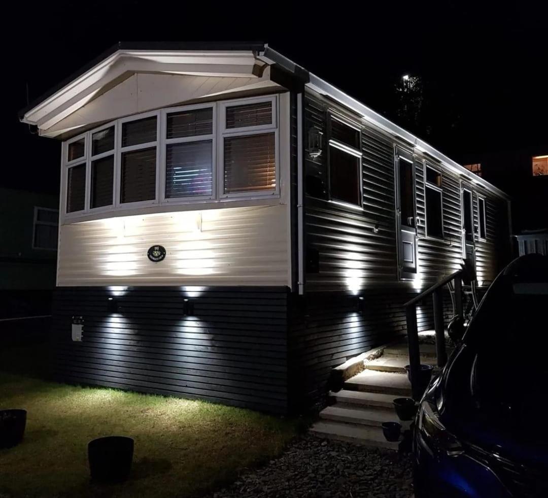 Wonderful 2 Bedroom Mobile Home Aberystwyth Esterno foto